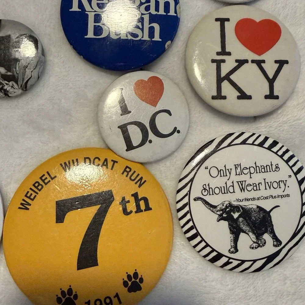 Vintage Pinback Button Lot 17 Reagan Bush Harvard Three Stooges Munsters More